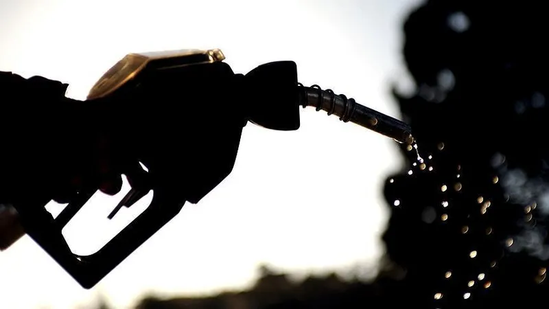 153-tl-14-mart-2024-epgis-benzin-motorin-lpg-fiyatlari-brent-petrol-8438-akaryakita-dev-zam-shell-opet-bp-ista-1710439454786.jpg 15 Mart 2024 EPGİS benzin, motorin, LPG, BRENT petrol fiyatları! AKARYAKITA ZAM! Shell, Opet, BP, İstanbul, Ankara, İzmir...-2