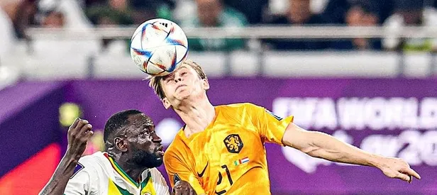 Hollanda tarihte ilk kez karşı karşıya geldiği Senegal'i Dünya Kupası'nda 2-0 mağlup etti