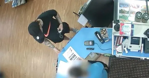 Cinsel oyuncak mağazasında suçüstü! "Cinsel ilişki oyuncaklarına bakmak istiyorum" dedi ve...