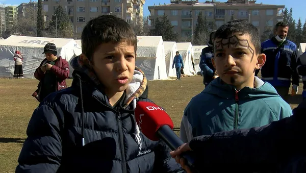 asrin-felaketinde-stadyuma-kurulan-dev-cadir-kentlerde-yaralar-sariliyor-1676621200582.jpg Asrın felaketinde stadyuma kurulan dev 'çadır kentlerde' yaralar sarılıyor!-6