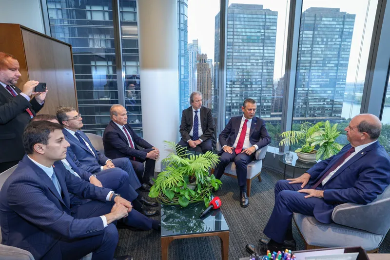 Özgür Özel Türkevi'ni ziyaret etti (AA)