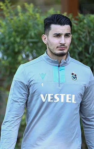 Trabzonspor'un genç kalecisi Uğurcan Çakır transfer iddiaları hakkında konuştu: Benimle ilgili tekliflerin olması...