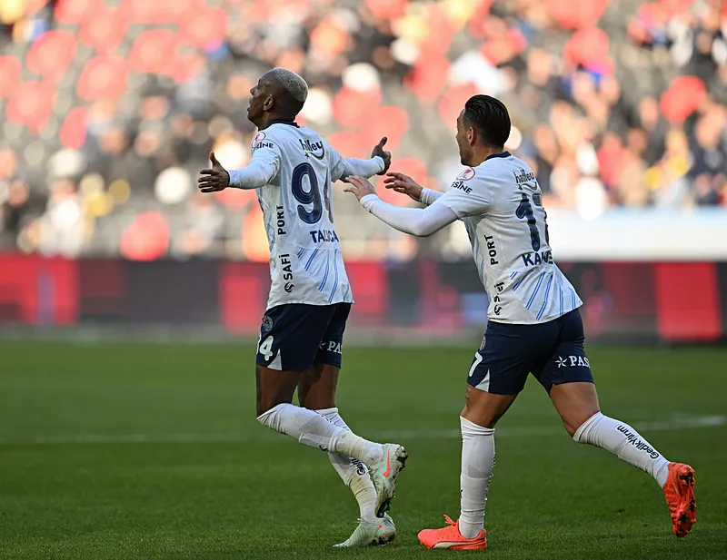 Fenerbahçe'nin yıldızı için Gaziantep FK maçı sonrası çarpıcı yorum! "İmdat düğmesi" - 6