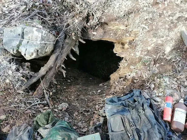 PKK'lı teröristlerin kullandığı 9 barınak ve sığınak imha edildi-3