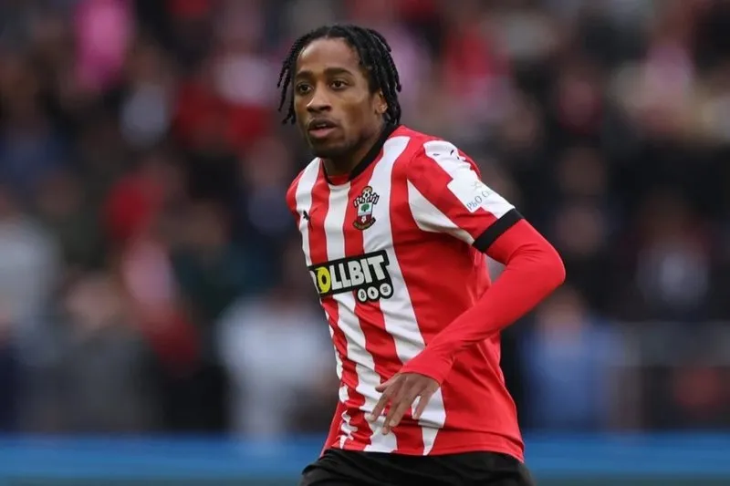 besiktasta-kyle-walker-peters-krizi-istanbula-gelisi-ertelendi-1752659281098.jpeg Kyle Walker-Peters