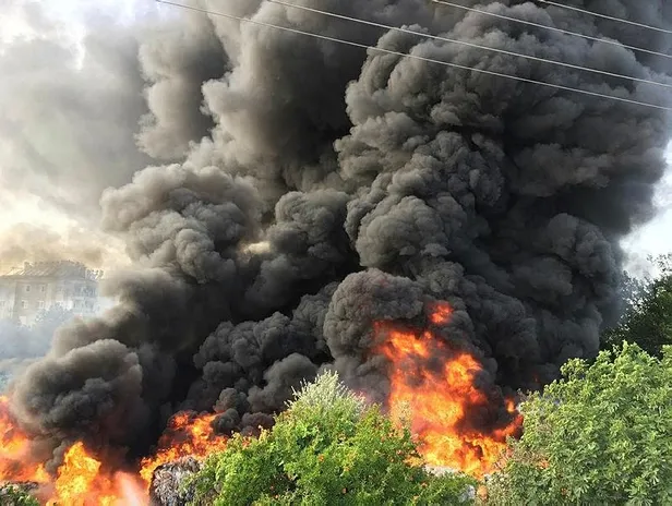 Antalya'da korkutan yangın! Alevler gökyüzünü sardı-1
