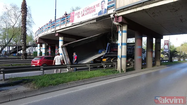 Trabzon'da tır köprüye sıkıştı - 6