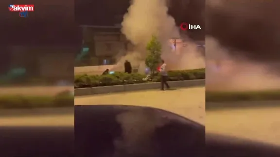 Seyir halindeki otomobil alev aldı