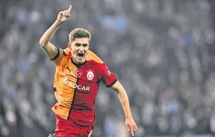 Benfica Galatasaray’ın genç sağ beki Elias Jelert’i istiyor