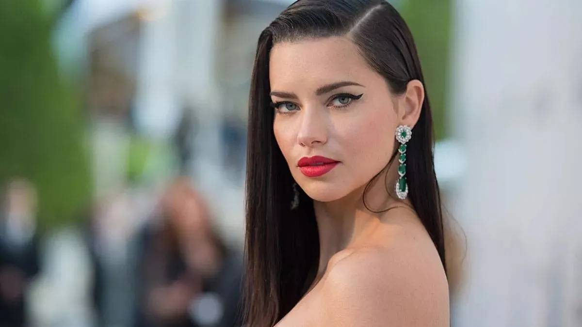 43’lük manken Adriana Lima eski fiziğine kavuştu! ’Tekrar melek olmuş’