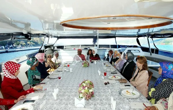 Emine Erdoğan, D-8 zirvesine gelen liderlerin eşlerini konuk etti-1