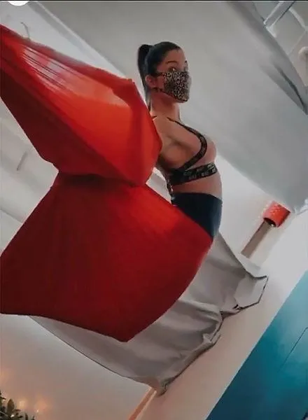 Virüs Deniz Akkaya'nın ciğerlerine indi: Deniz Akkaya'nın tasarım maskeleri işe yaramadı-9