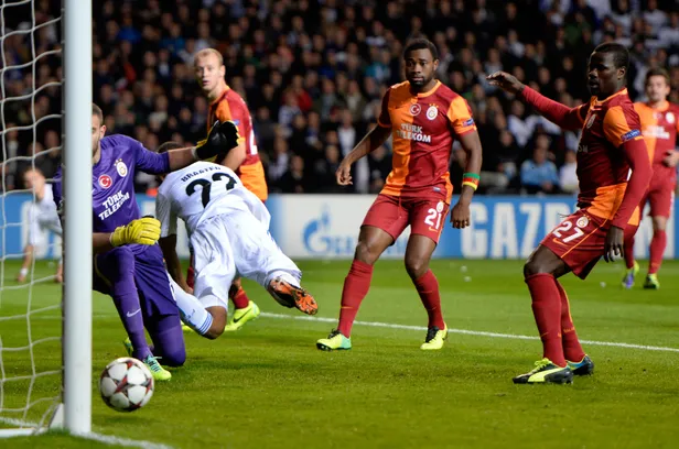emmanuel-eboue-oldu-mu-emmanuel-eboue-kimdir-kac-yasinda-ve-nereli-1616096850192.jpg Emmanuel Eboue öldü mü? Emmanuel Eboue kimdir, kaç yaşında ve nereli?-6