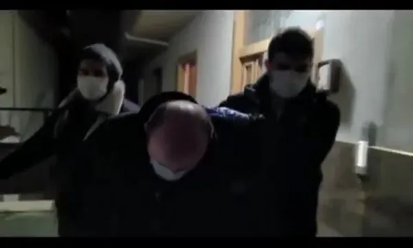 istanbulda-house-of-gavats-arayis-operasyonu-etek-alti-sapigi-beyin-cerrahi-cikti-1642565699349.jpg İstanbul'da 'House Of Gavats Arayış' operasyonu! Etek altı sapığı beyin cerrahı çıktı-2