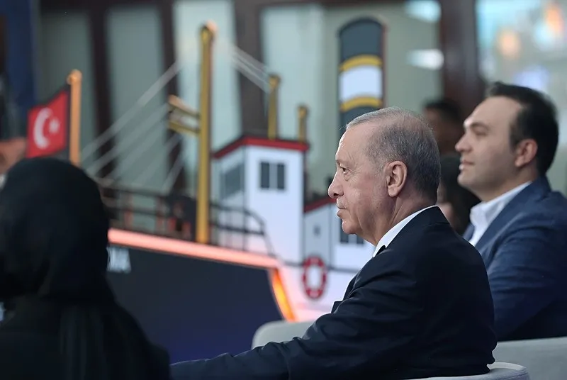 samsunda-genclik-bulusmasi-engelli-vatandasin-sozleri-baskan-erdogani-duygulandirdi-gorup-de-inmesem-allaha-bu-1789418252669.jpeg Samsun'da Gençlik Buluşması! Engelli vatandaşın sözleri Başkan Erdoğan'ı duygulandırdı: Otobüsten aşağı inmemiş olsam Allah'a bunun hesabını nasıl veririm-11