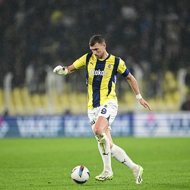 Edin Dzeko’ya milli davet