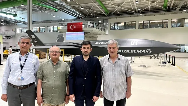 Selçuk Bayraktar paylaştı: Ülkemizin gururu Kızılelma'dan boyalı hali ile ilk fotoğraf geldi-4