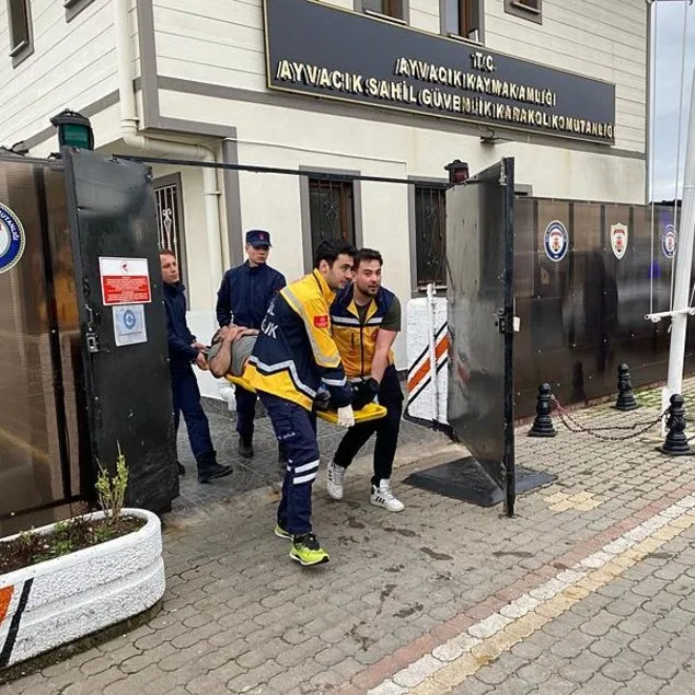 Çanakkale’de göçmen botu battı
