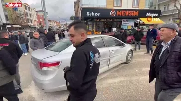 Çorum’da kavşakta üç araç çarpıştı!