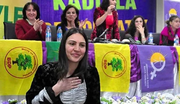 HDP’li eski başkan Dilek Hatipoğlu güvenlik güçlerine saldırdı! Çıplak arama ve darp iddiası da yalan çıktı-3