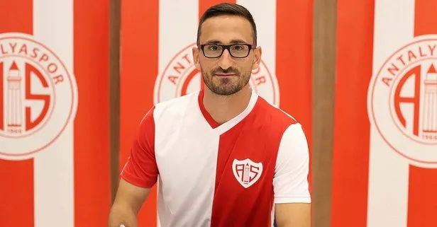 Antalyaspor Erdoğan Yeşilyurt’u transfer etti