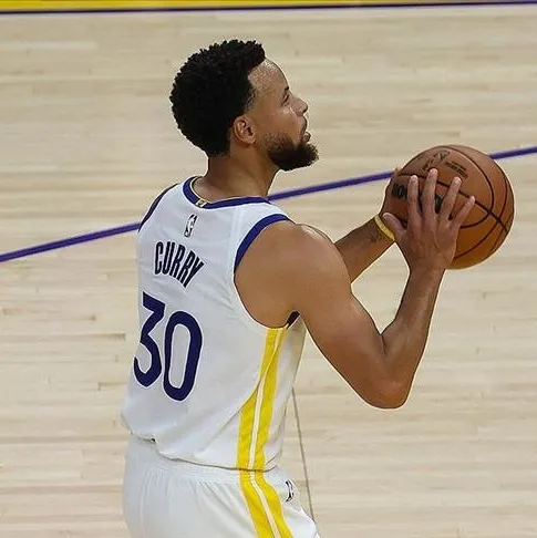 Stephen Curry’den 56 sayı