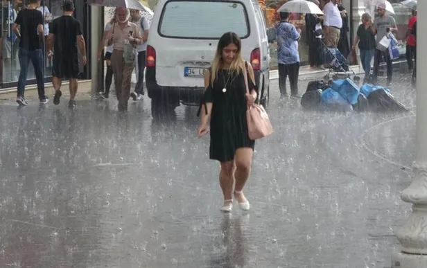 Son dakika: Meteoroloji'den birçok ile sağanak yağış uyarısı! İstanbul'da hava nasıl olacak? İstanbul'da dolu yağacak mı?-4