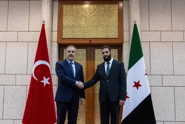 Dışişleri Bakanı Hakan Fidan Şam’da! Ahmed eş-Şera ile bir araya geldi