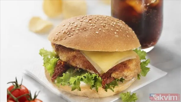 💧 En İyi Tercih: Su Kabin Ekibi Yalnızca Hizmet Süreci Açısından Değil, Sağlık Açısından Da Yolcuları Gazlı İçecekler Konusunda Uyarıyor. Uçakta Bulunan Düşük...