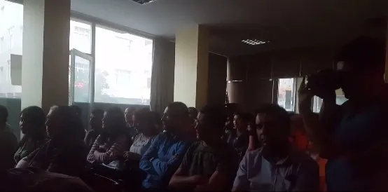 HDP binasında terörist için anma töreni-1