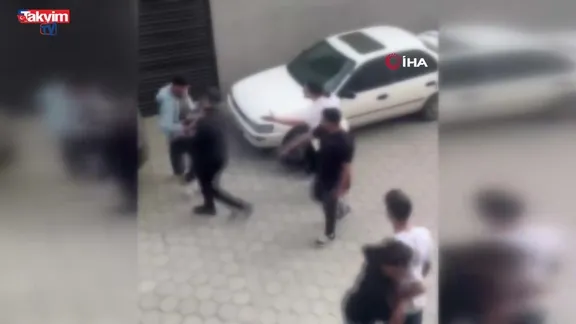 Bursa'da sokak ortasında dehşet: husumetlisine öldüresiye dayak attıla