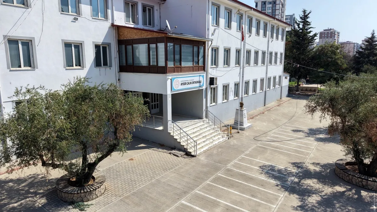 1789905910972.jpeg Kahramanmaraş’ta 10 kişinin hayatını kaybettiği Ayser Çalık Ortaokulu için yeni karar-4