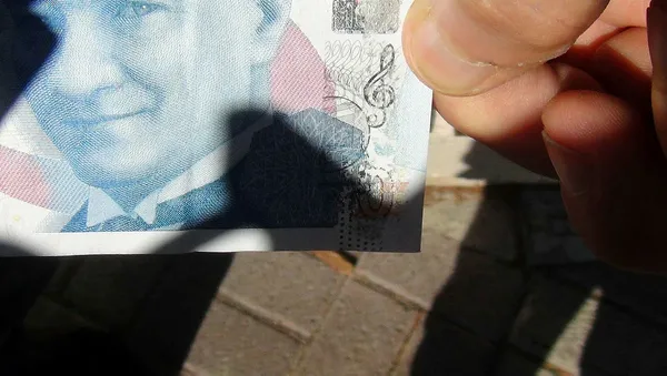 Bankadan çektiği 100 TL ile zengin oldu! Cebinizdeki paraları kontrol edin! Servet değerindeler!-2