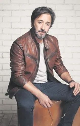 Fettah Can, yeni şarkısı 'Bırak Ağlayayım' için yeni imaj yaptı