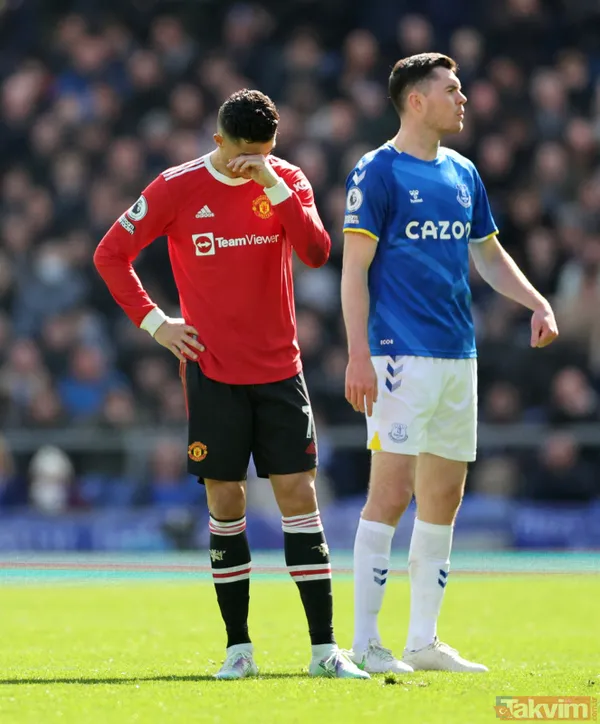 Cristiano Ronaldo'dan olay hareket! Çileden çıktı taraftarın telefonunu parçaladı - 13