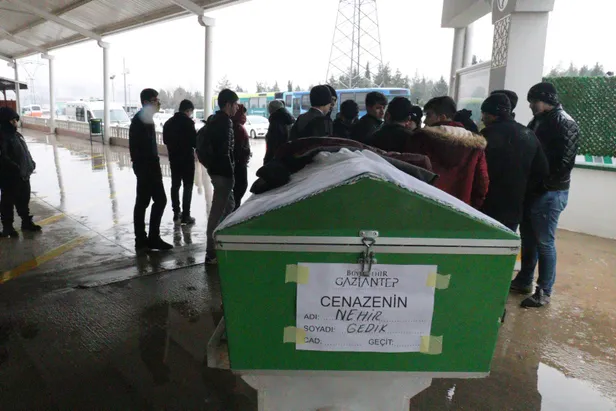 Gaziantep'de kazada ölen Nehir’e yürek burkan veda-4