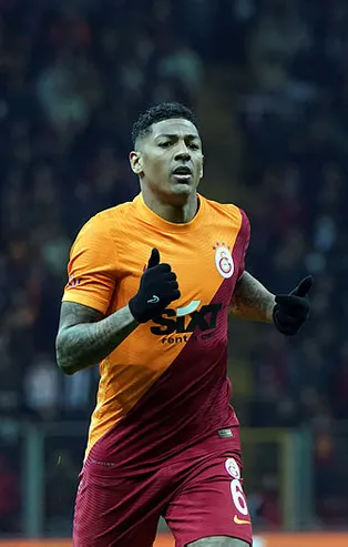 Van Aanholt Çaykur Rizespor'a 2 gol attı 13 yıl sonra Galatasaray'da bir ilki başardı