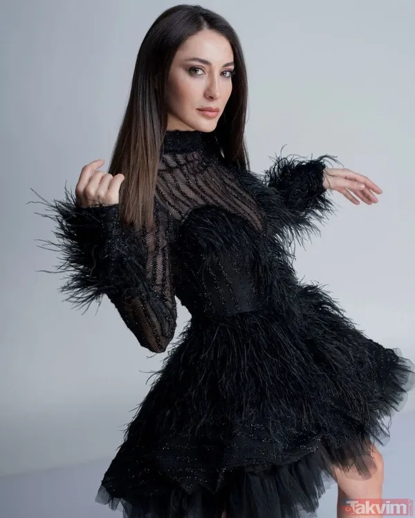 Arka Sokaklar’ın Bahar’ı Merve Oflaz önce sevgilisinin kucağında poz verdi sonra spor salonunda şov yaptı! Yatak odası paylaşımı... - 14