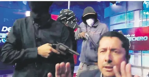 Ekvador'da kartel üyeleri canlı yayını bastı: Spikeri rehin aldı! 10 kişi hayatını kaybetti