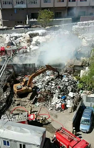 İstanbul Bayrampaşa'da korkutan yangın! Büyümeden söndürüldü