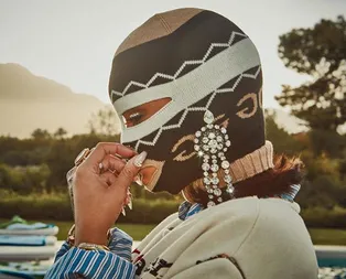 Rihanna yine moda dünyasını salladı!