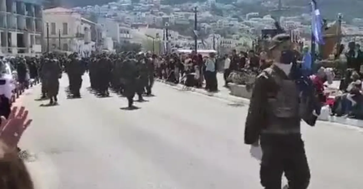 Yunanistan'dan provokasyon! Sisam'da askeri geçit töreni düzenlediler