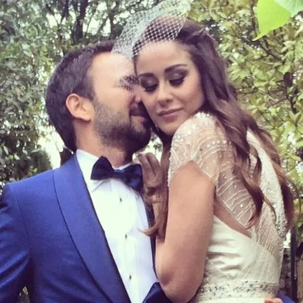 evin-degistirdi-eski-manken-ve-oyuncu-nur-gumusdograyanin-evini-pireler-basti-1691617834668.jpeg Evini değiştirdi! Eski manken ve oyuncu Nur Gümüşdoğrayan'ın evini pireler bastı-3