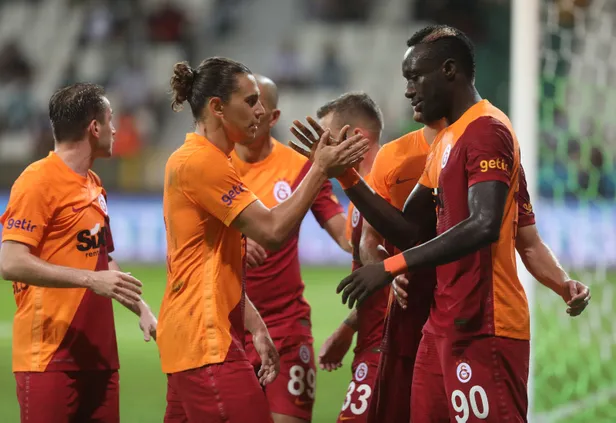 galatasaray-lazio-maci-sifreli-mi-sifresiz-mi-uefa-gs-lazio-maci-hangi-kanalda-yayinlanacak-1631796963969.jpg Galatasaray Lazio maçı şifreli mi, şifresiz mi? UEFA GS Lazio maçı hangi kanalda yayınlanacak?-7
