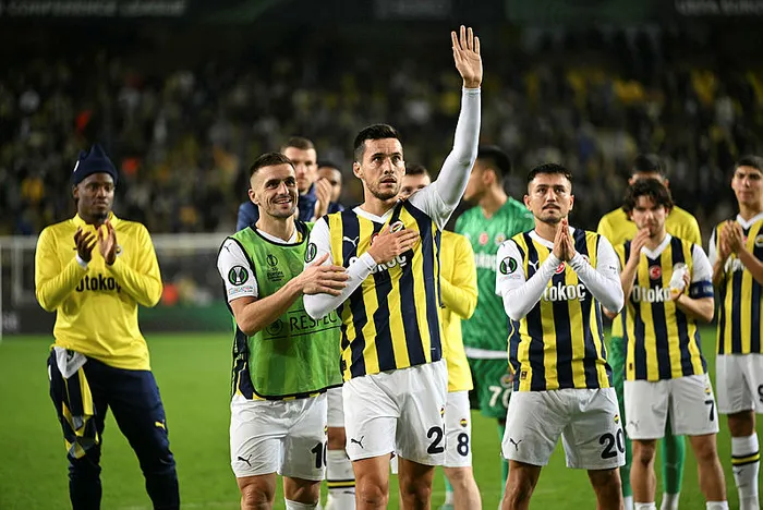 fenerbahcenin-rakibi-kim-oldu-uefa-avrupa-konferans-ligi-kura-cekimi-saat-kacta-hangi-kanalda-1702900018832.jpg Fenerbahçe'nin rakibi kim oldu? UEFA Avrupa Konferans Ligi kura çekimi saat kaçta, hangi kanalda? Eşleşmeler...-4