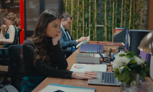 seruveni-ansizin-noktalanacak-yayin-akisini-sikintiya-soktu-rafa-kaldiriliyor-tv8den-flas-karar-ilerleyen-gunlerde-1613245558505.jpg Serüveni ansızın noktalanacak yayın akışını sıkıntıya soktu! Rafa kaldırılıyor TV8'den flaş karar ilerleyen günlerde...-5