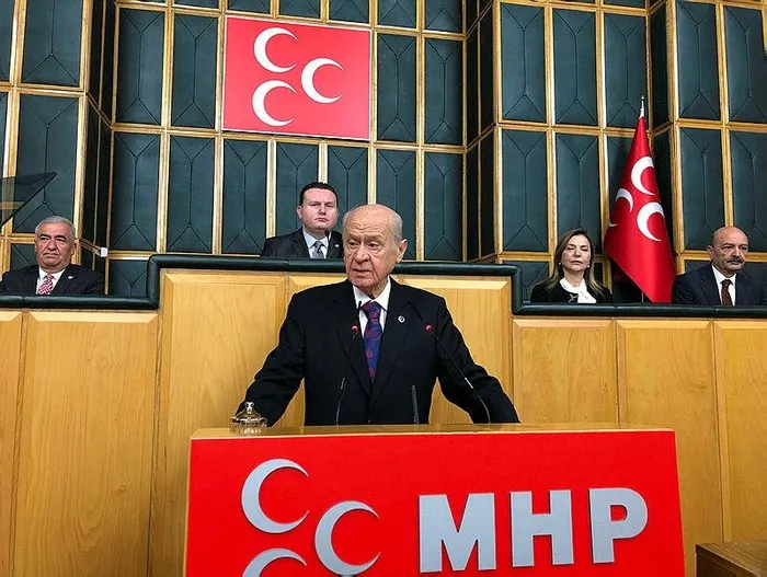 devlet-bahceliden-onemli-aciklamalar-demlenmis-chpye-anadolu-tokadi-31-martta-ders-alacaklar-23-ocak-2024-mhp-1706005273684.jpeg Devlet Bahçeli'den önemli açıklamalar! 'DEM'lenmiş CHP'ye Anadolu tokadı: "31 Mart'ta ders alacaklar" | 23 Ocak 2024 MHP Grup Toplantısı-3