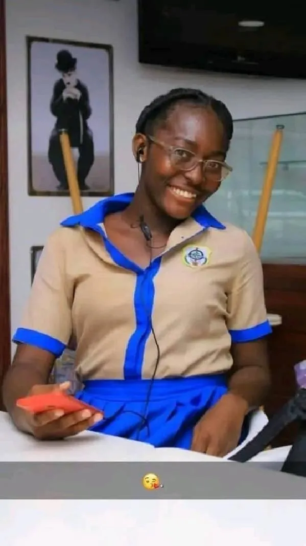 Gabonlu Dina (Takvim arşiv)