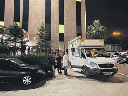 Aziz Yıldırım’ın koruma polisinin silahı ateş aldı! Kurşunun isabet ettiği tersane çalışanı kurtarılamadı-1