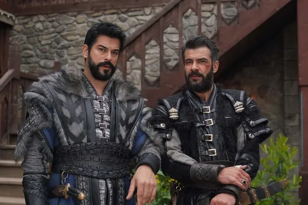kurulus-osman-125-bolum-2-fragmani-yayinlandi-biz-dustugumuz-vakit-bizim-sancagimizi-kaldiracak-elbet-vardir-1683574208069.jpg
